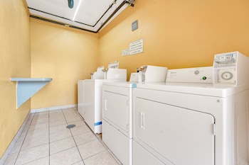 Laundry room at Mi Casa Hotel