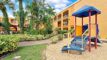 Children’s play area – outdoor