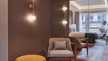 Presidential-Suite | Allergikerbettwaren, Daunenbettdecken, Pillowtop-Betten, Minibar