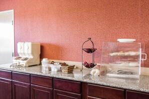 Restaurant - Bridgeway Inn & Suites Sublimity (Sublimity)