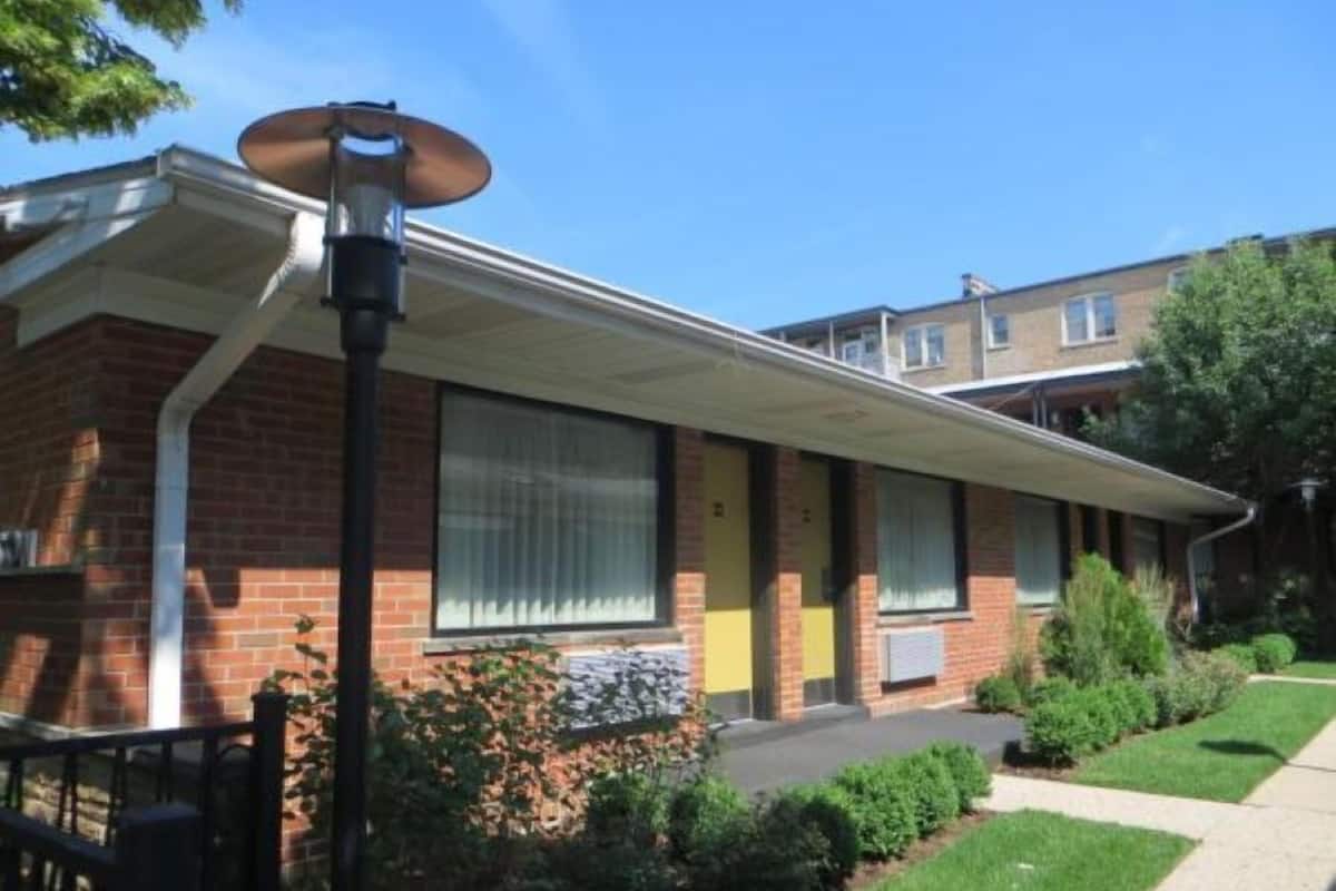 Exterior Entrance, Motel Room | Hypo-allergenic bedding, pillowtop beds, desk, blackout drapes