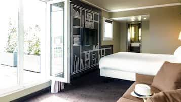 In-room safe, desk, soundproofing, free WiFi
