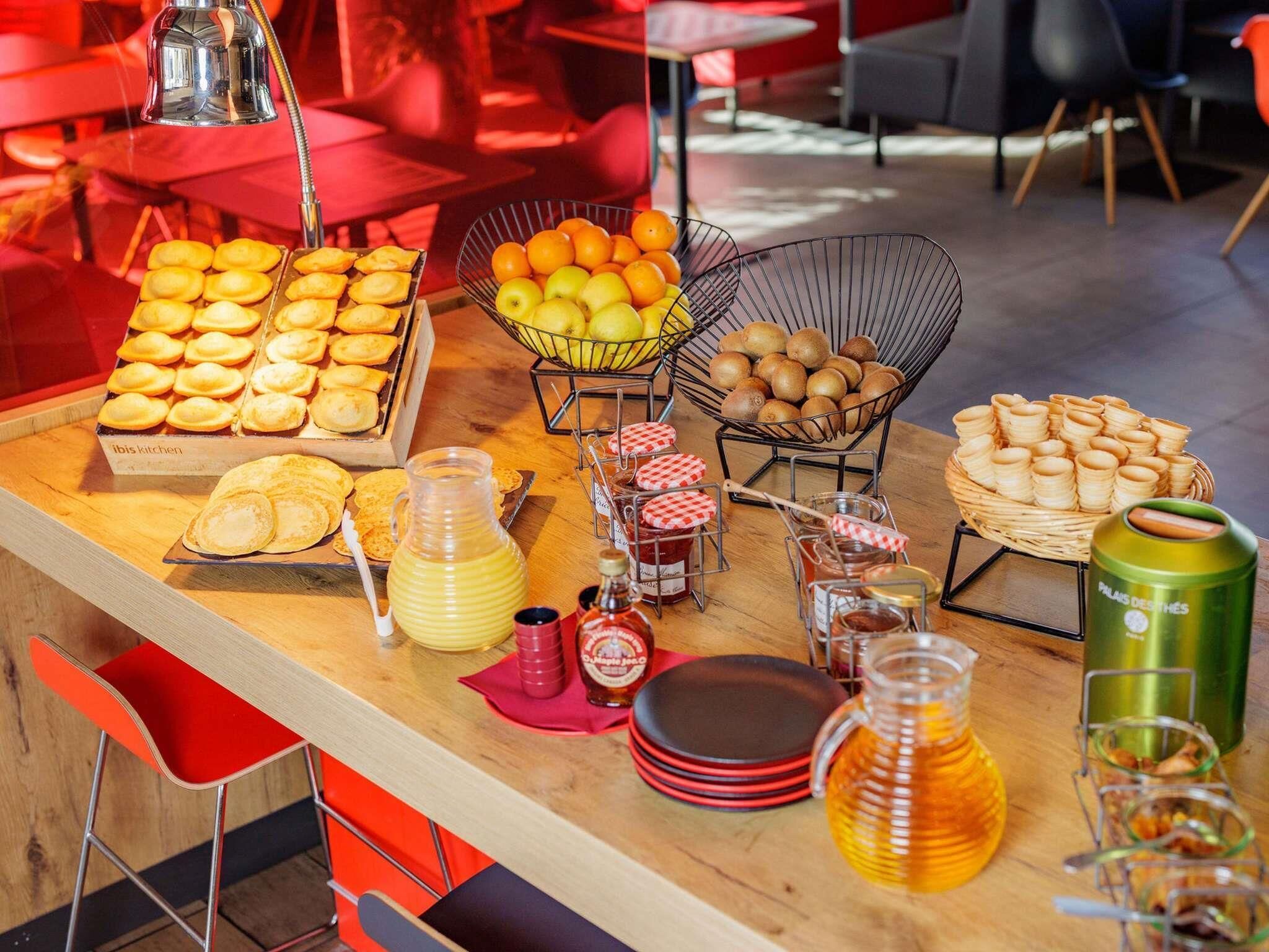 Petit déjeuner continental (14.00 EUR par personne)