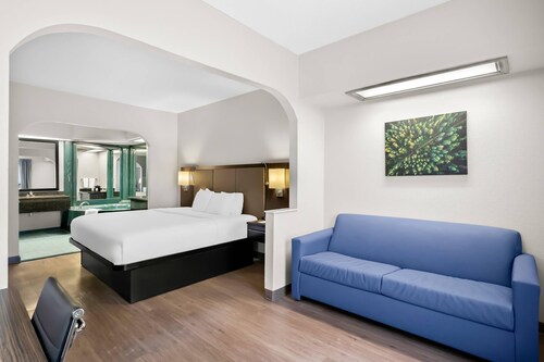 Quality Inn & Suites Monticello