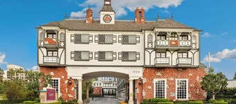 Anaheim Camelot Inn & Suites