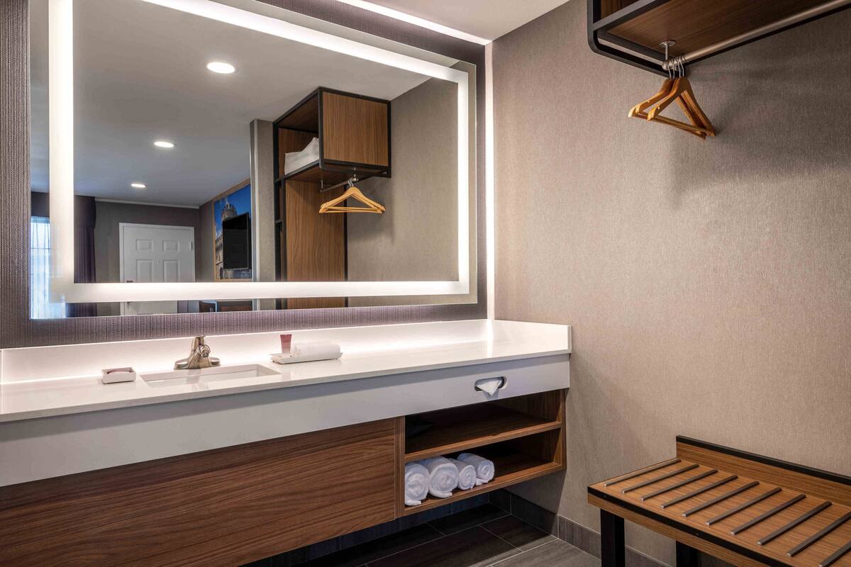 2 bedrooms, in-room safe, blackout curtains, iron/ironing board