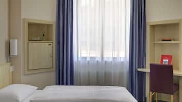 Allergikerbettwaren, Zimmersafe, Schreibtisch, Verdunkelungsvorhänge