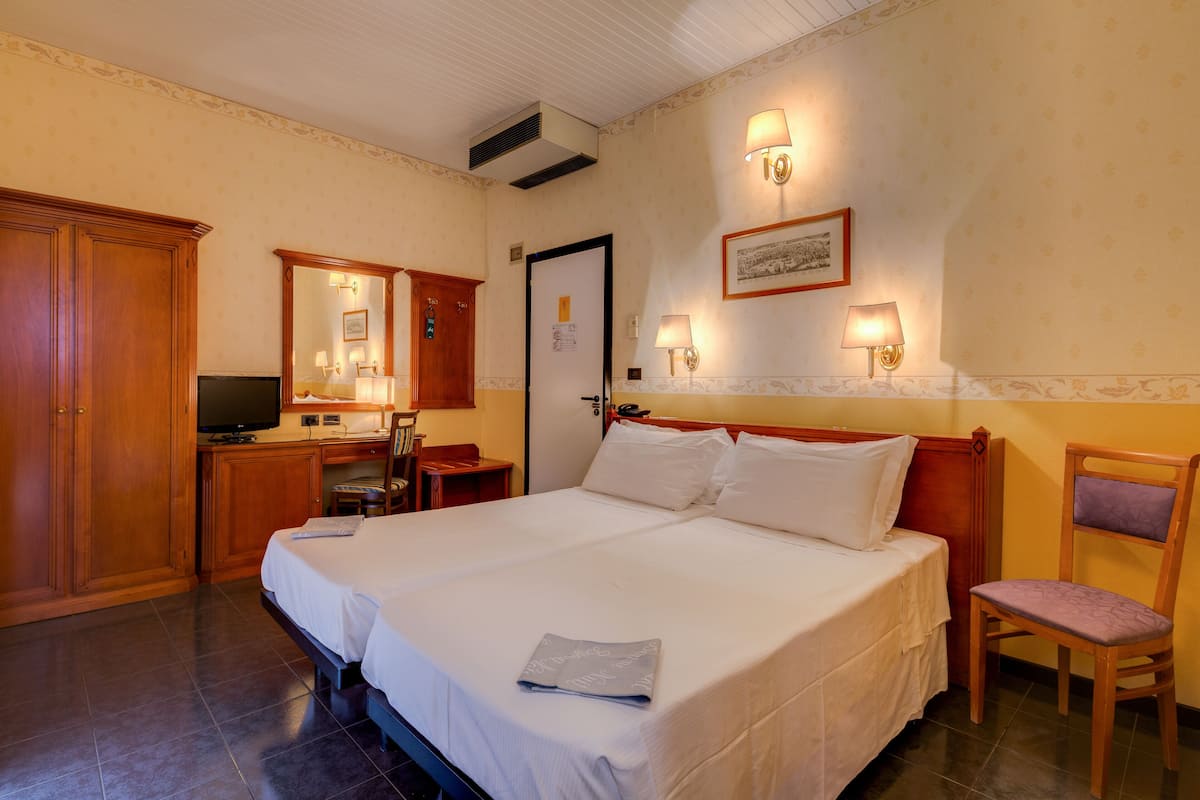 Chambre Ăconomique avec lits jumeaux