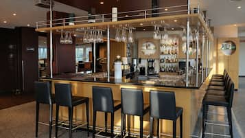 Bar (trong khuôn viên)