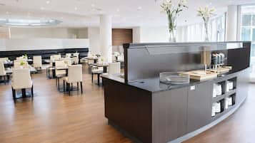 Frokostbuffé hver dag (EUR 19 per person)