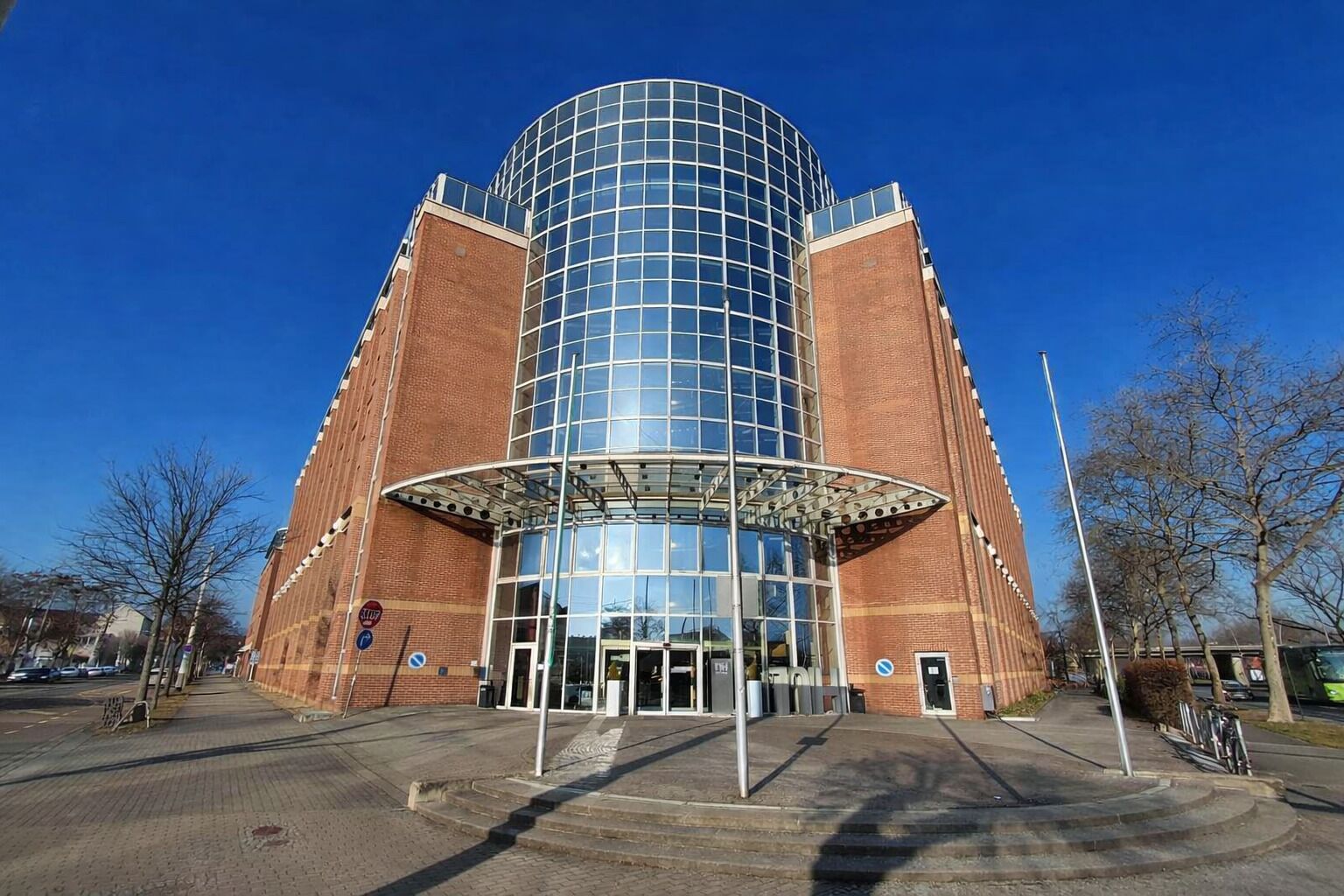 واجهة المنشأة