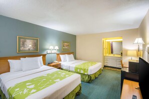 Iron/ironing board, free WiFi, bed sheets, wheelchair access - Rodeway Inn & Suites (Portsmouth)