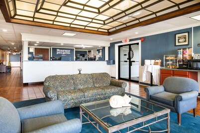 Rodeway Inn & Suites
