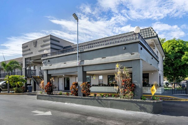 Exterior - Rodeway Inn Clearwater - Dunedin (Clearwater)