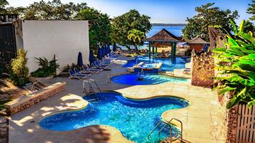5 outdoor pools, pool umbrellas, sun loungers