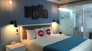 Oceanview Au Natural Premium | Premium bedding, in-room safe, blackout drapes, WiFi
