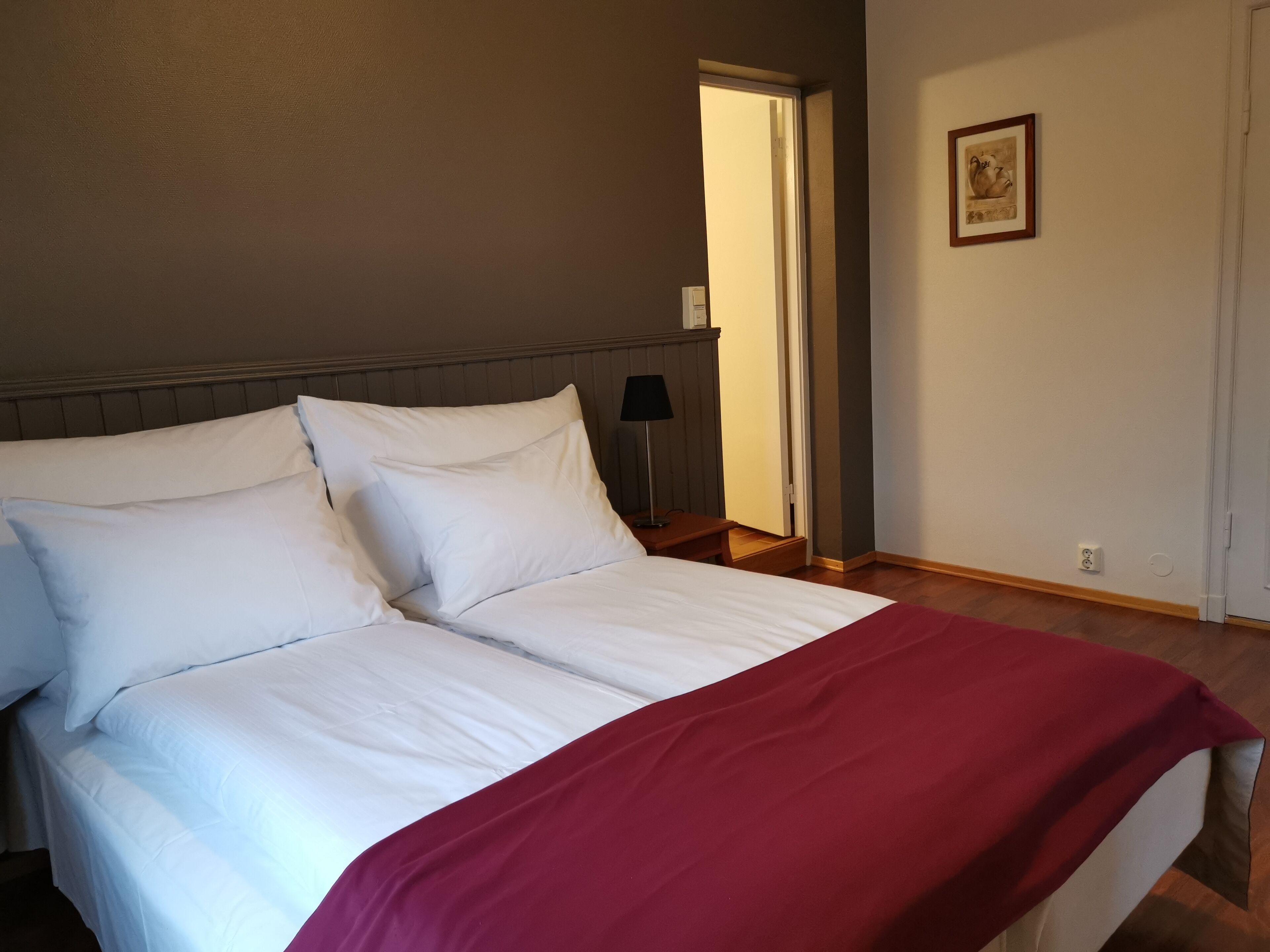 standard twin room, non smoking | 1 bedroom, desk, laptop workspace, cots/infant beds