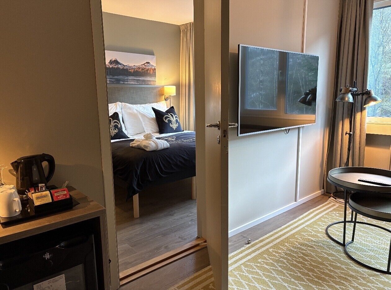 Suite | Desk, laptop workspace, cribs/infant beds, free WiFi