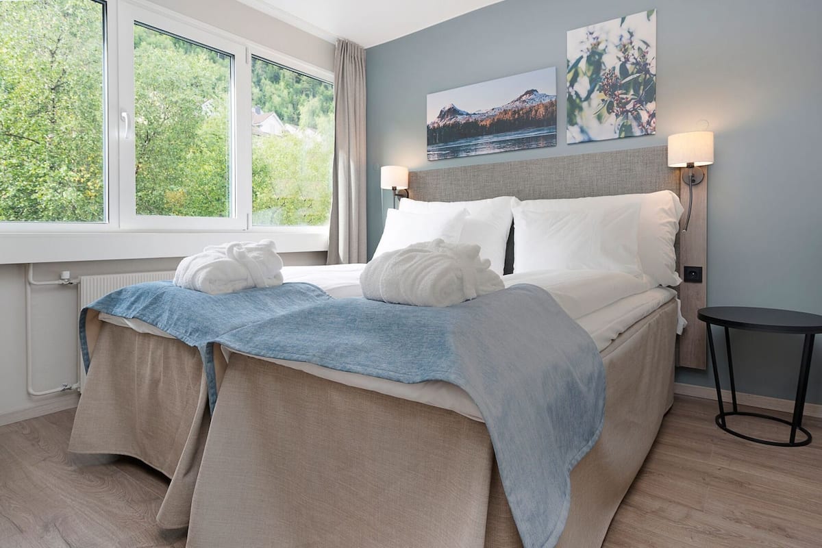 standard twin room, non smoking | 1 bedroom, desk, laptop workspace, cots/infant beds