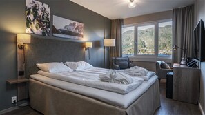 Desk, laptop workspace, cribs/infant beds, free WiFi - Førde Hotell - Unike Hoteller (Sunnfjord)
