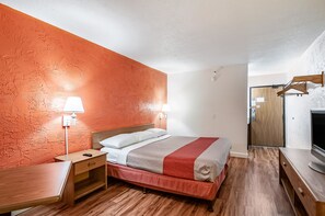 Book Motel 6 Naperville, IL in Chicago | Hotels.com
