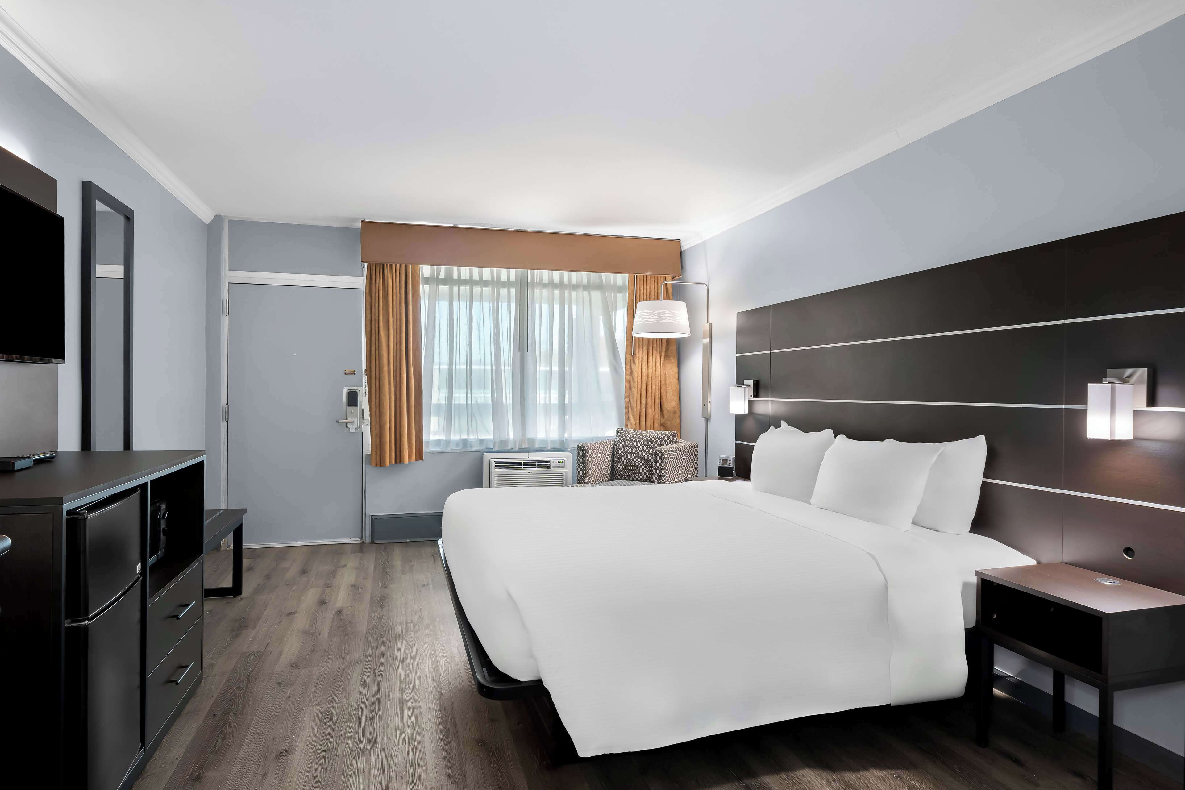 Escrivaninha, espaço de trabalho para notebook