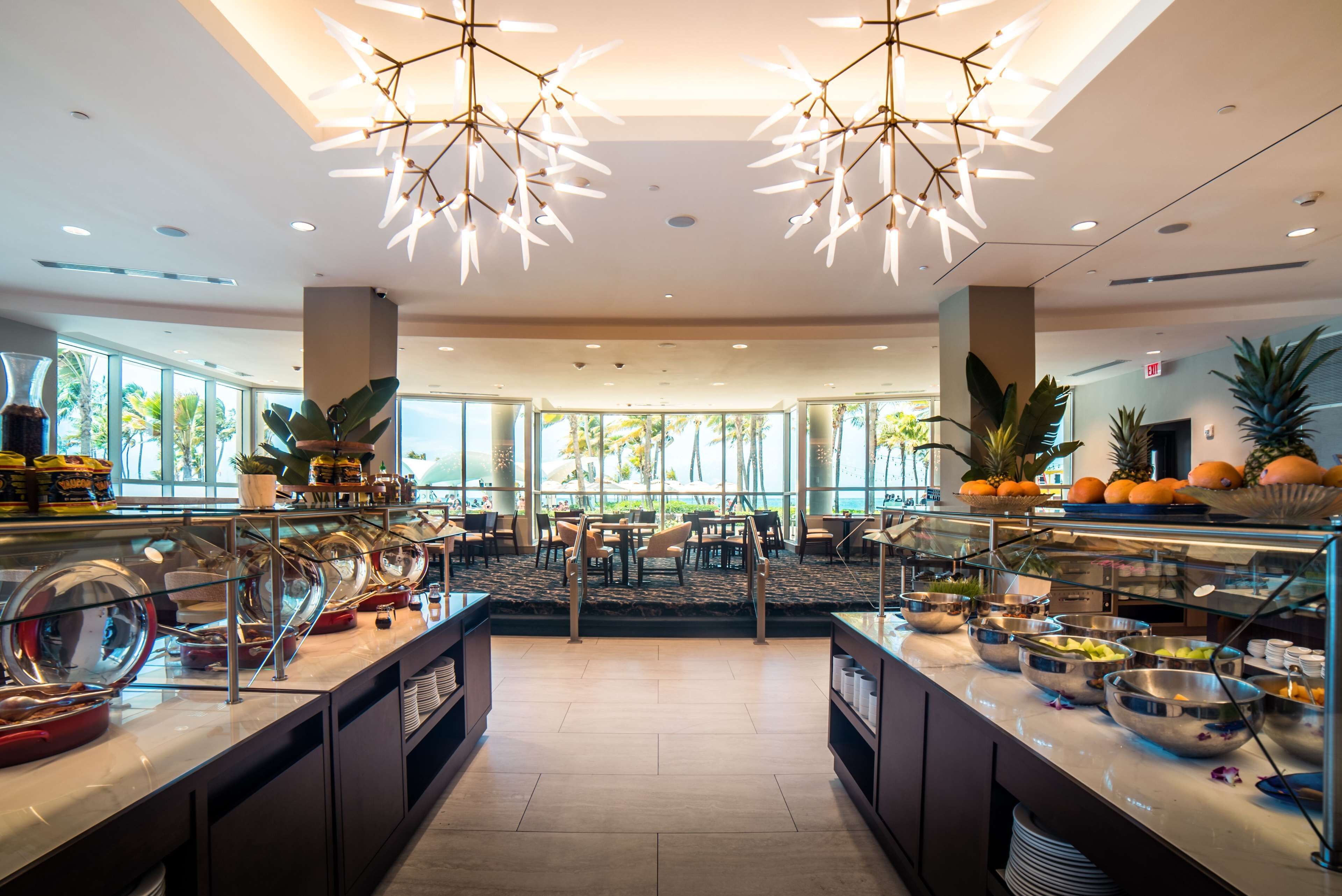 每日供应全套早餐（每人 USD 34）