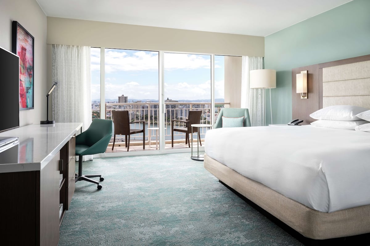 1 bedroom, premium bedding, in-room safe, desk