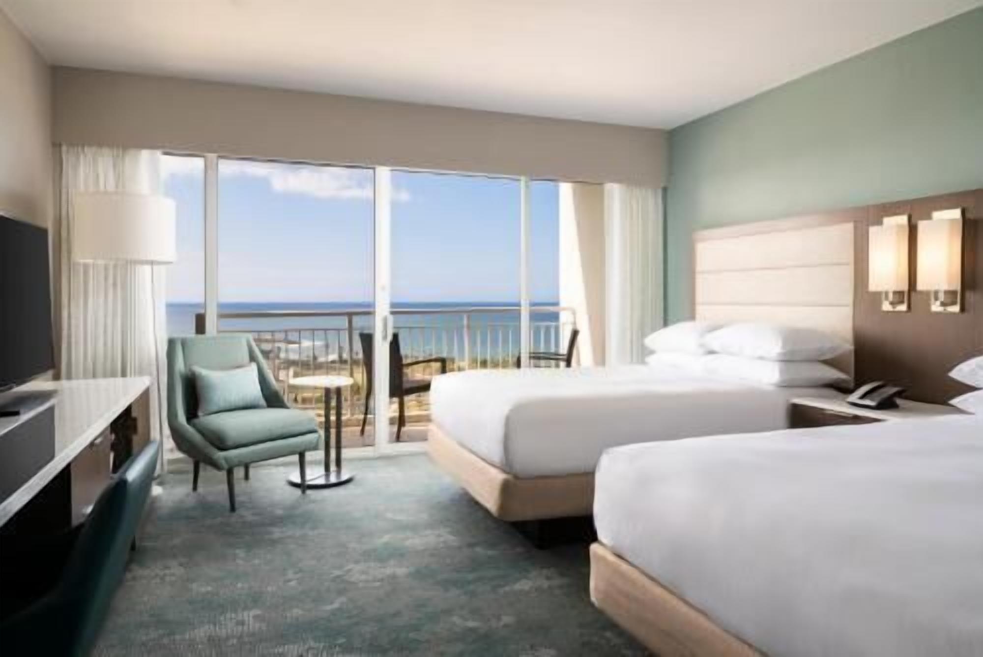 Premium bedding, in-room safe, desk, laptop workspace