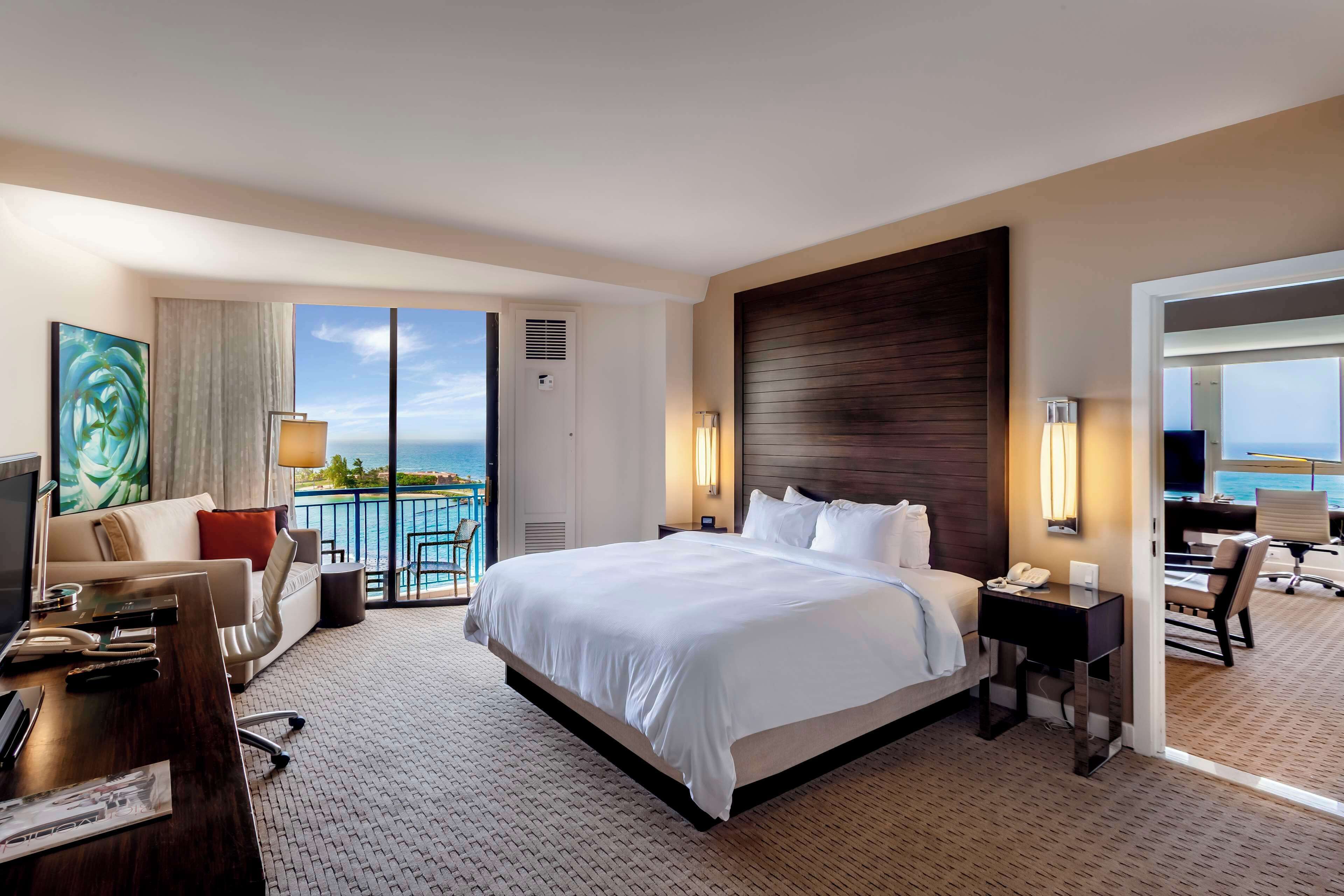 Suite, 1 cama de matrimonio grande, vistas al mar (Beach Wing) | Ropa de cama de alta calidad, caja fuerte, escritorio