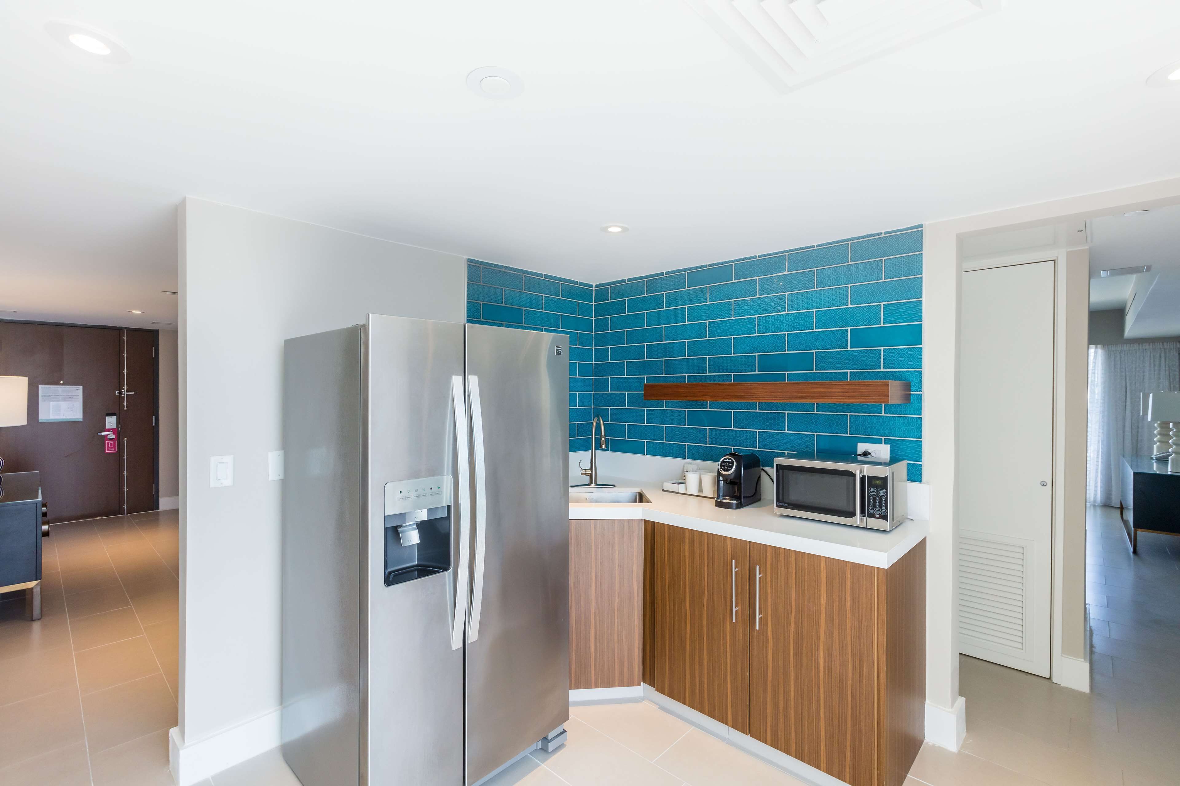 presidential room, 2 bedrooms, ocean view | private kitchen | fridge, microwave, coffee/tea maker