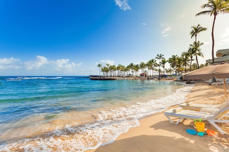 Exterior. Caribe Hilton