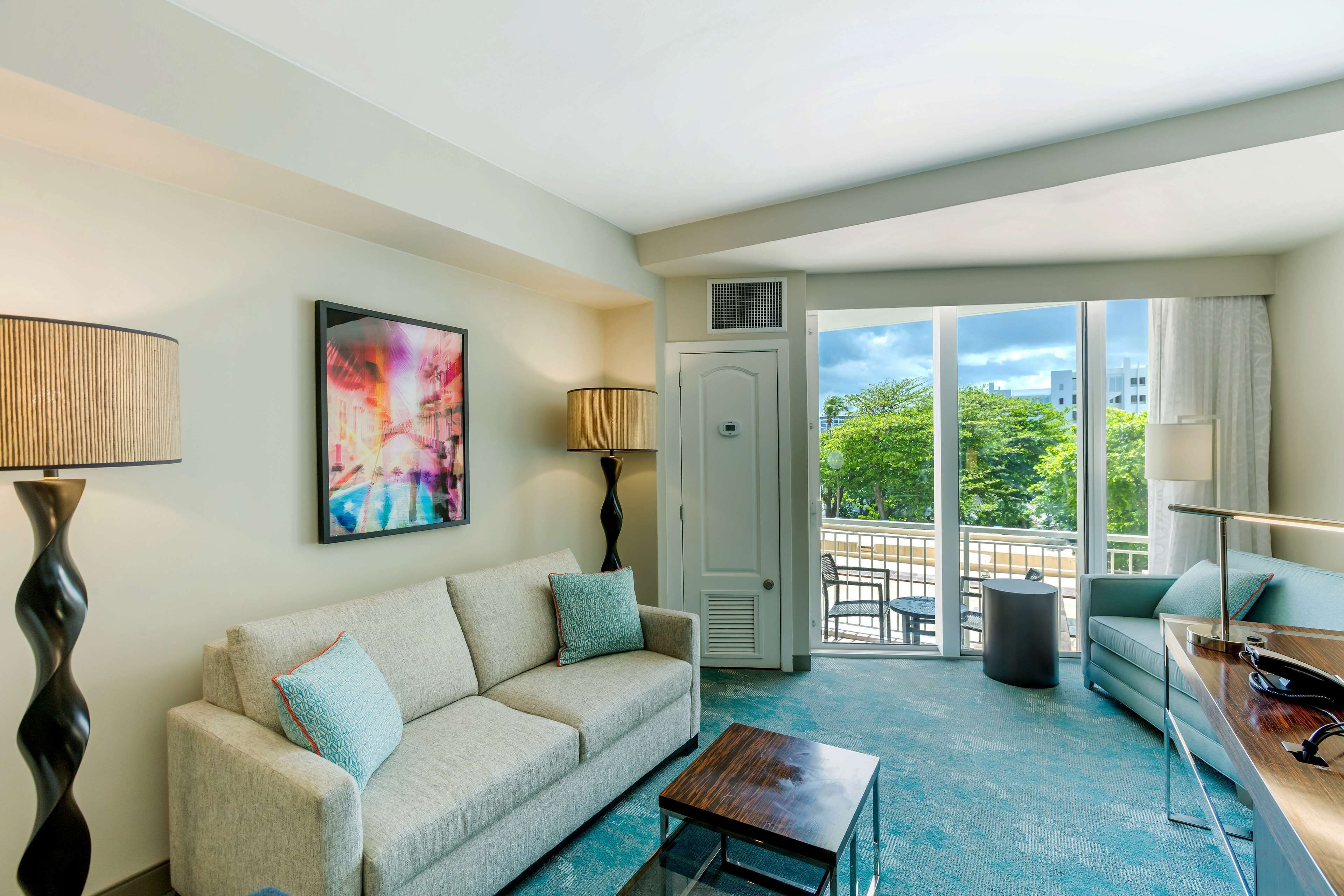 Premium bedding, in-room safe, desk, laptop workspace