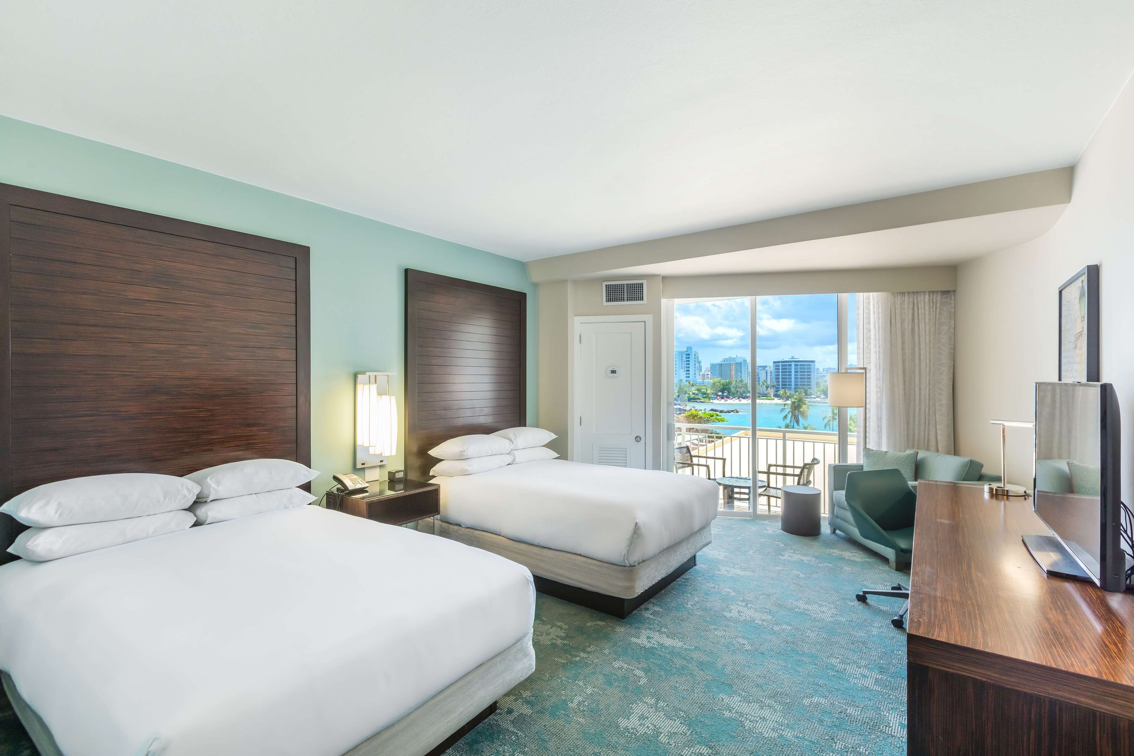 Premium bedding, in-room safe, desk, laptop workspace