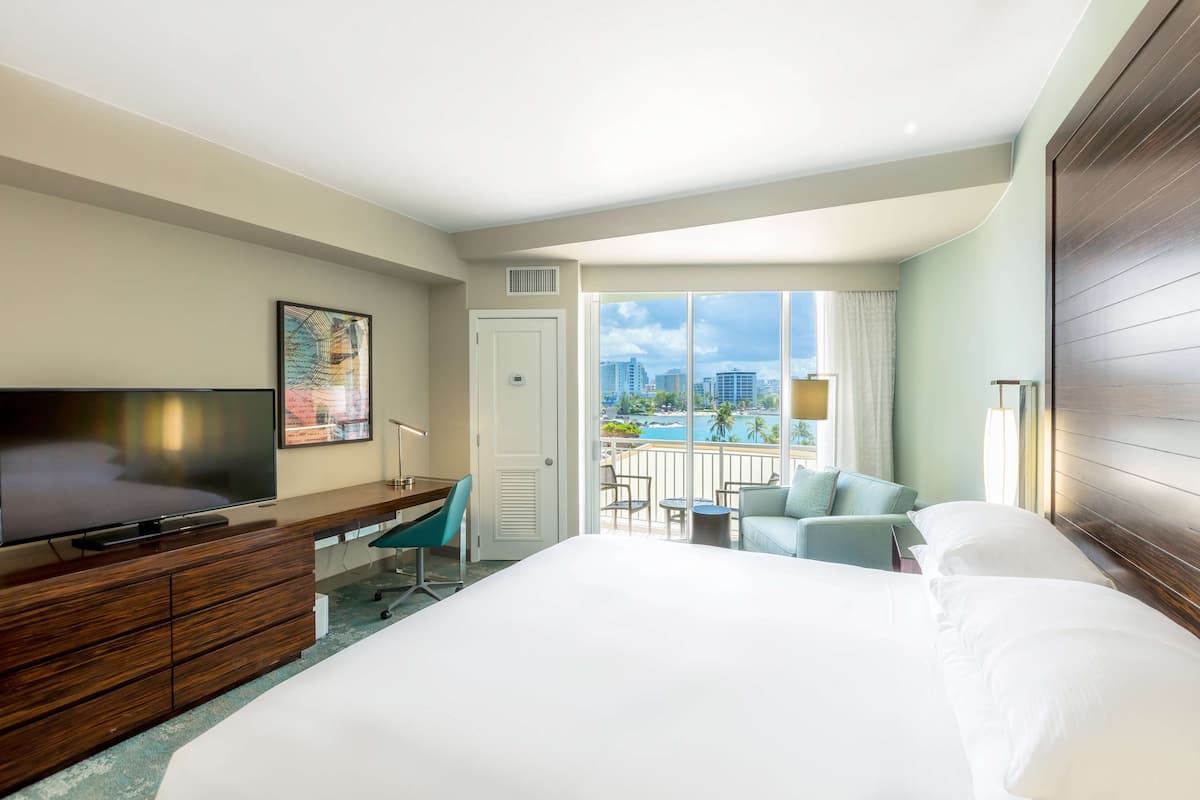 1 bedroom, premium bedding, in-room safe, desk