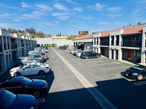 Exterior - The Hills Inn Eagle Rock - Near Old Town Pasadena (Los Angeles)