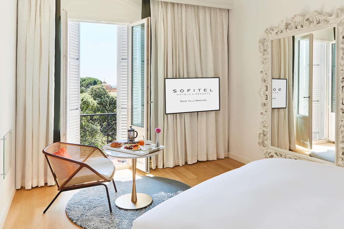 Premium bedding, minibar, in-room safe, blackout curtains