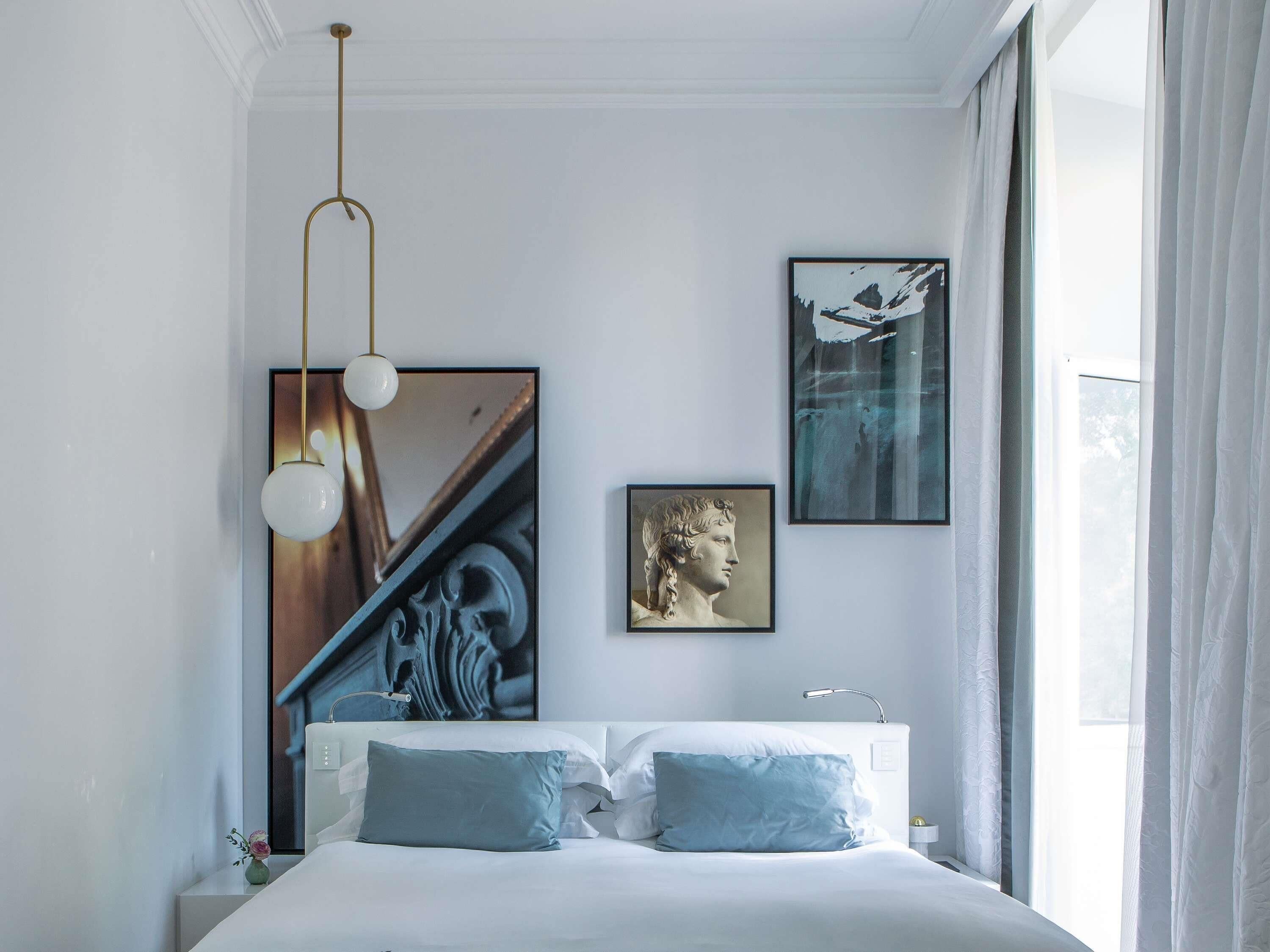 Superior-huone, 1 keskisuuri parisänky | Ylelliset vuodevaatteet, minibaari, tallelokero huoneessa