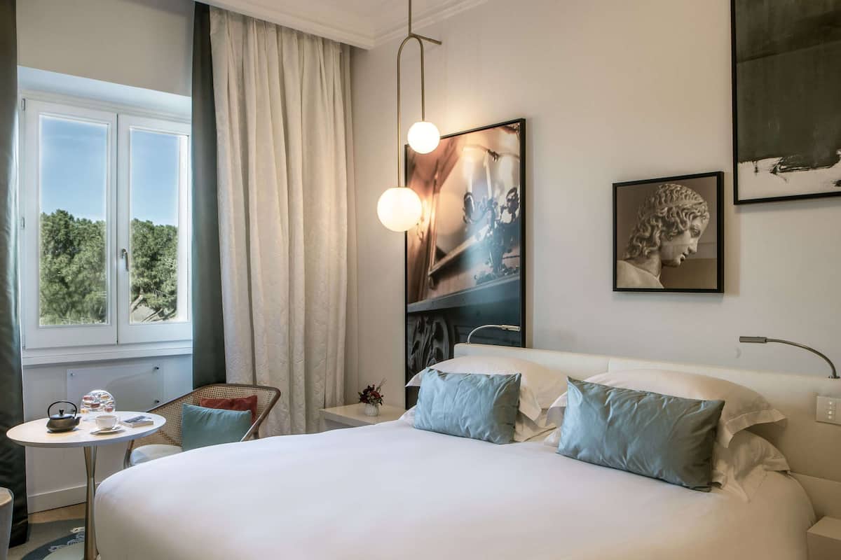 Chambre Luxe (with View) | Literie de qualité supérieure, minibar, coffres-forts dans les chambres