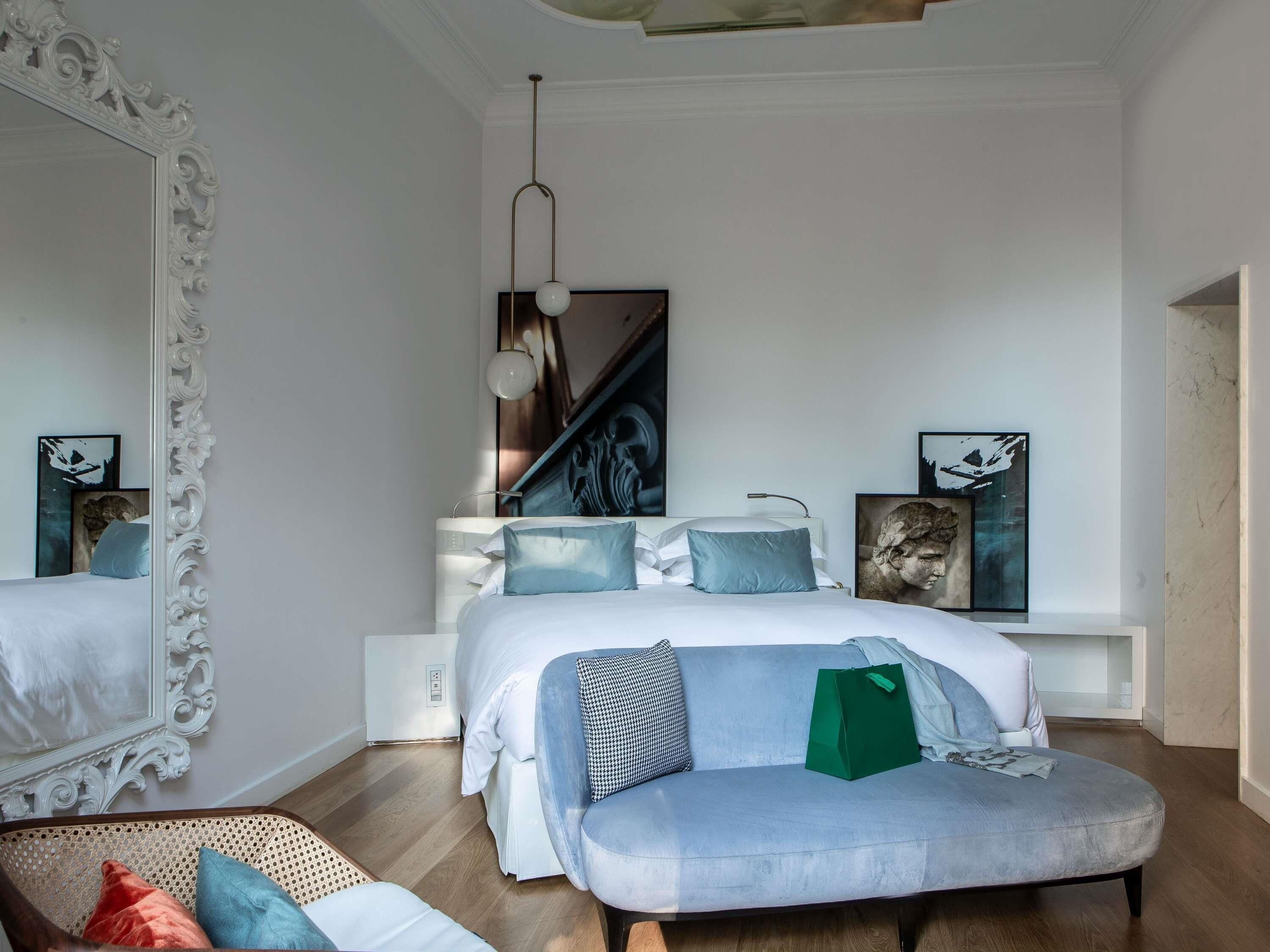 Premium-huone, 1 suuri parisänky (Luxury) | Ylelliset vuodevaatteet, minibaari, tallelokero huoneessa