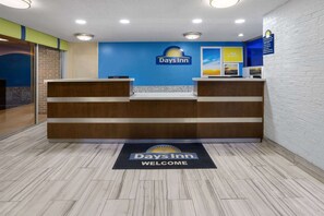 Lobby - Days Inn by Wyndham Forsyth (Forsyth)