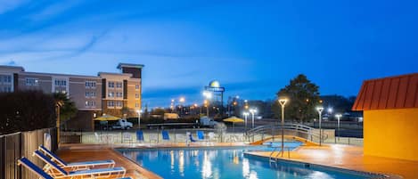 Piscina stagionale all'aperto