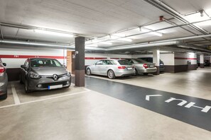Self parking (EUR 25 per day)
