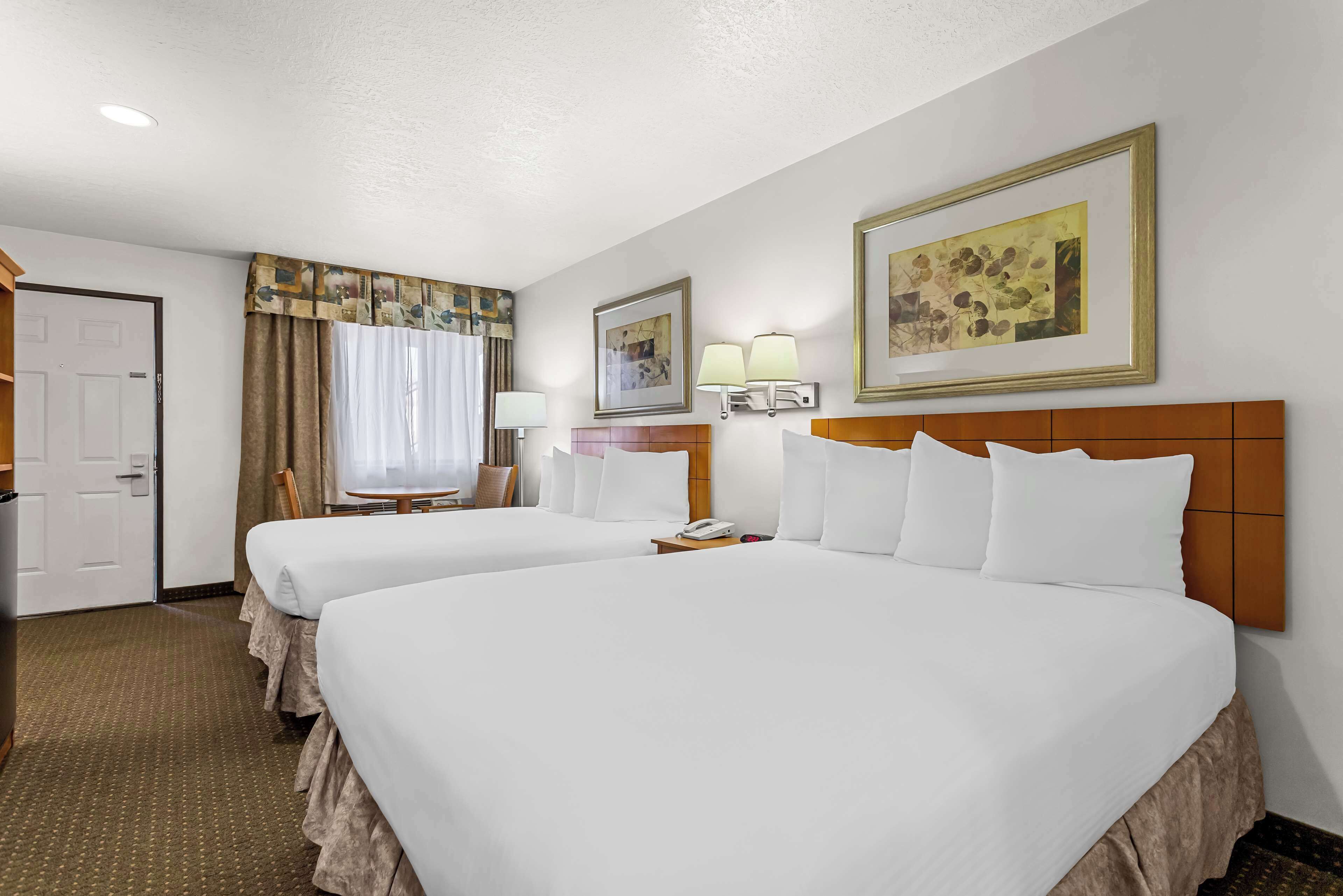 in-room safe, desk, iron/ironing board, wifi