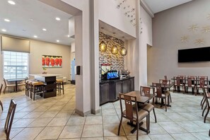 Café da manhã continental grátis todos os dias