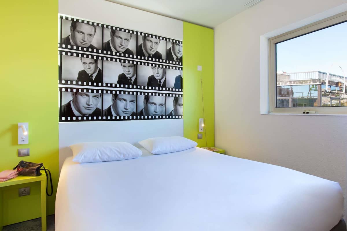 Standard Suite, 2 Double Beds, Connecting Rooms | Premium bedding, desk, soundproofing, iron/ironing board