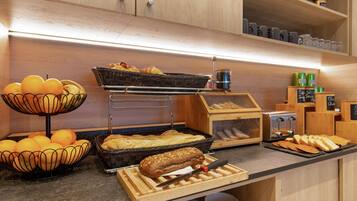 Free daily buffet breakfast