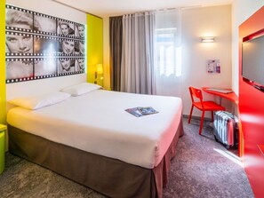 Premium bedding, desk, soundproofing, iron/ironing board - ibis Styles Cannes le Cannet (Le Cannet)