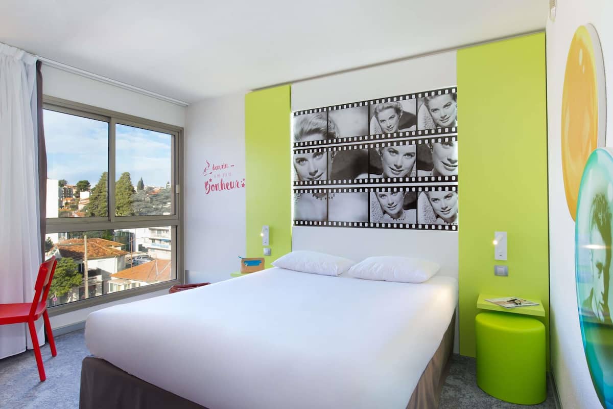 Standard Room, 1 Double Bed | Premium bedding, desk, soundproofing, iron/ironing board