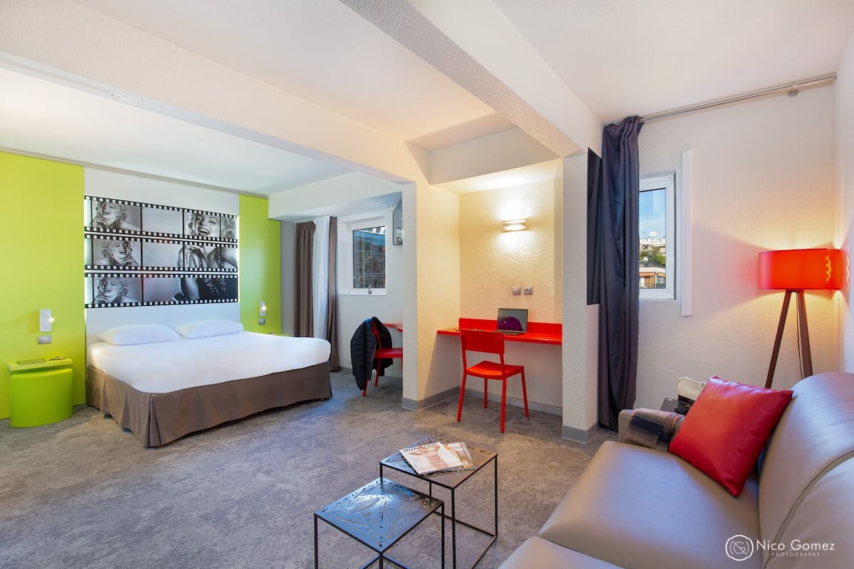 Standard Suite, Multiple Beds | Premium bedding, desk, soundproofing, iron/ironing board